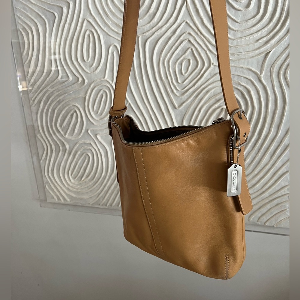 Vintage coach leather crossbody
